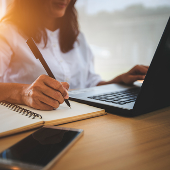 Online Unterricht - young woman with learning language during online courses using netbook
Von Urupong - Adobe Stock Fahrschule Torsten Poschmann in Parchim